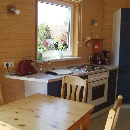 Bungalow-gelb-peters بيت للعطل *